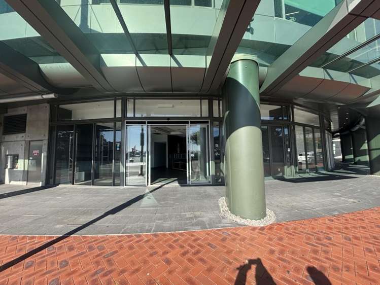 110 Customs Street West City Centre_1