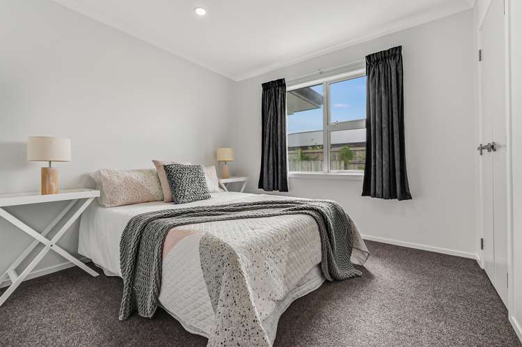 5a Morrison Crescent Glenview_8