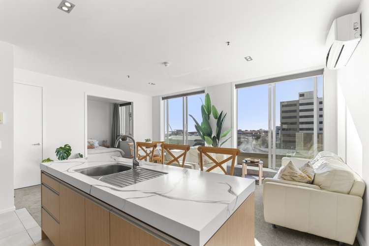 303/22 Liardet Street New Plymouth Central_13