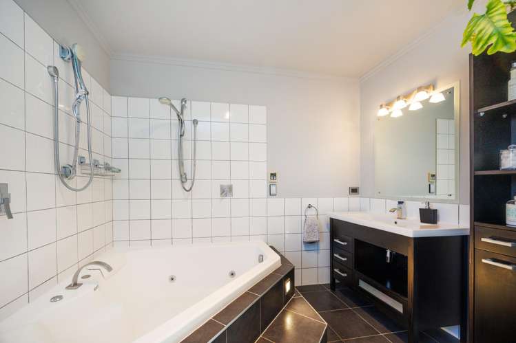 12 Liberty Grove Kelvin Grove_18