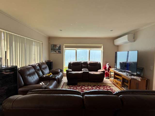 19 William Woods Court Flat Bush_1