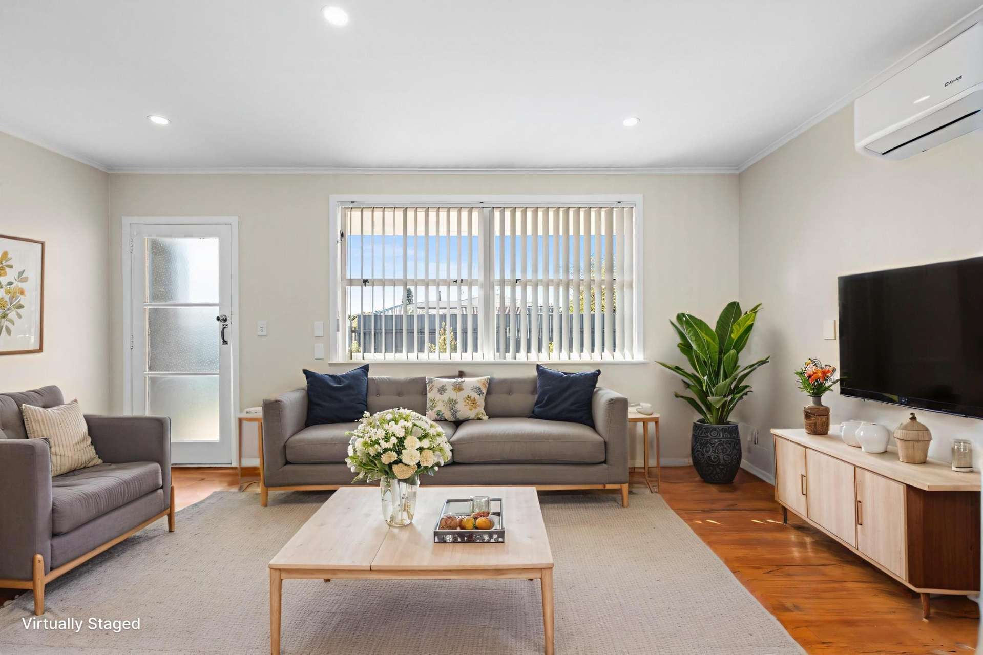 1215a Norfolk Crescent Mayfair_0