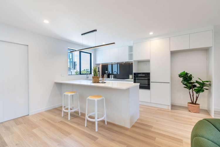 7/12 Onewa Road Northcote_5