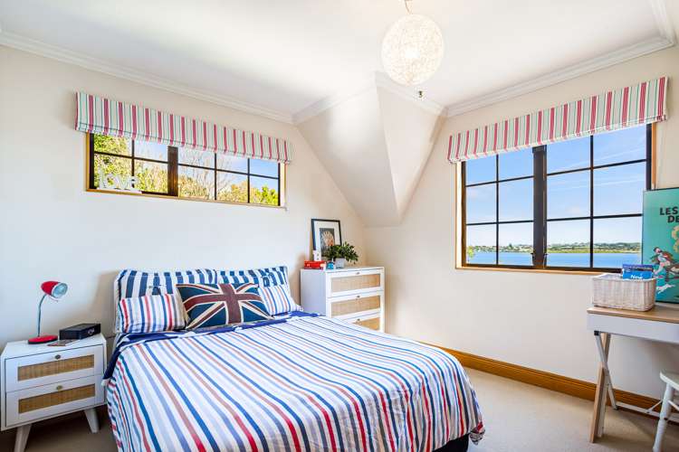 47 Chatham Avenue Paremoremo_16