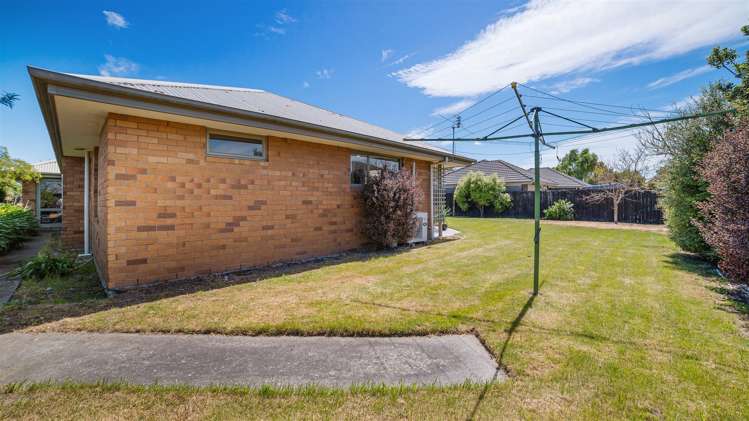 21 Springs Road Hornby_16