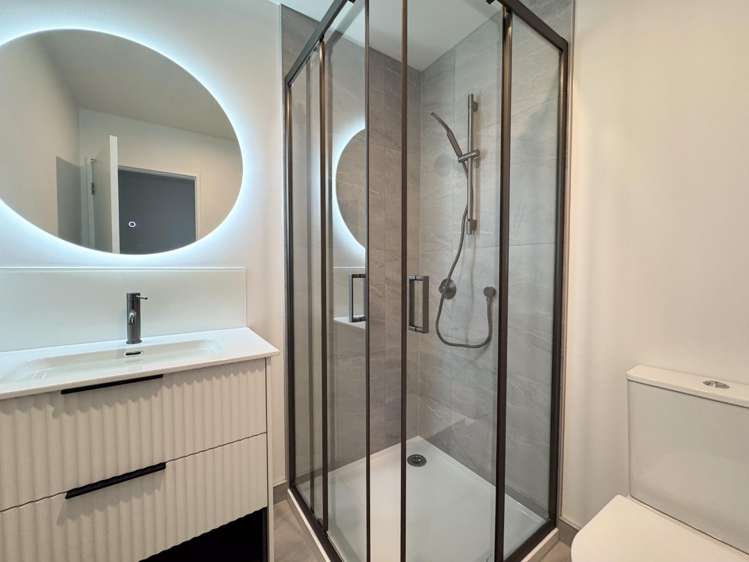 2/12 Molley Green Place 10044_8