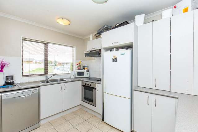 65 Naylors Drive Mangere_1