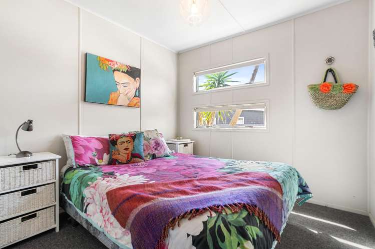 102B The Square Whangamata_10