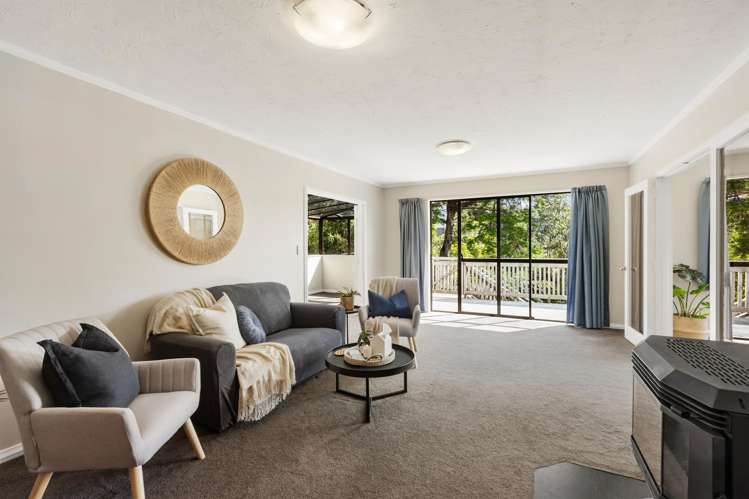 19 Paddington Grove Karori_2