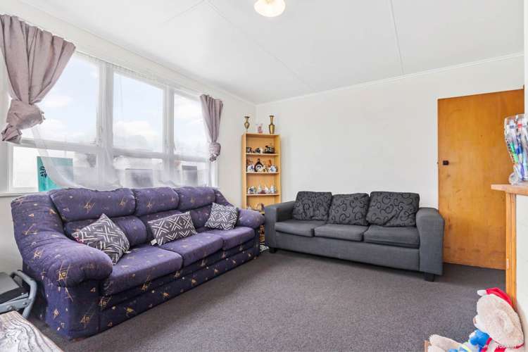 5 Harwood Crescent Otara_18