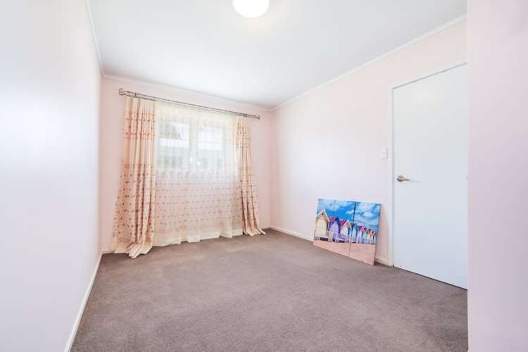 2/123 Bruce Mclaren Road Henderson_13