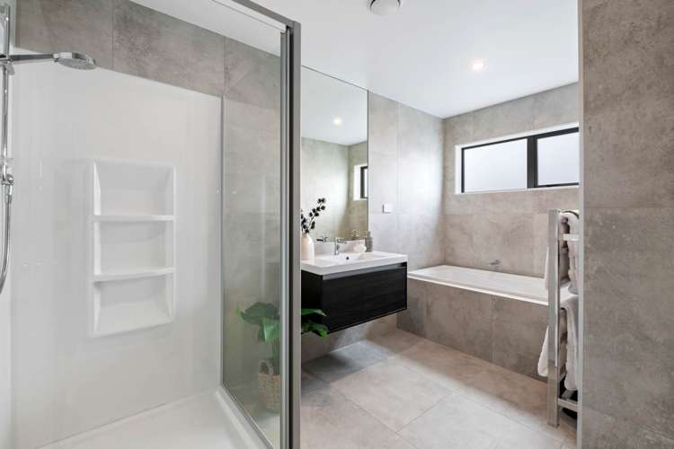 18 Taikura Avenue Red Beach_16