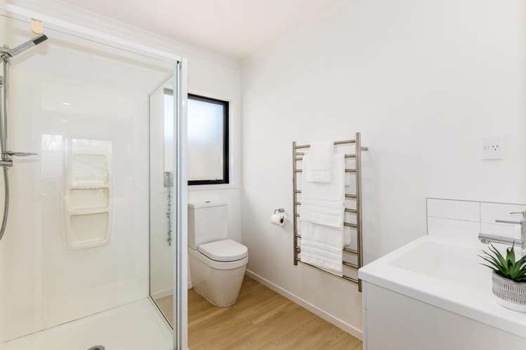 11 Greenstone Grove Brown Owl_13
