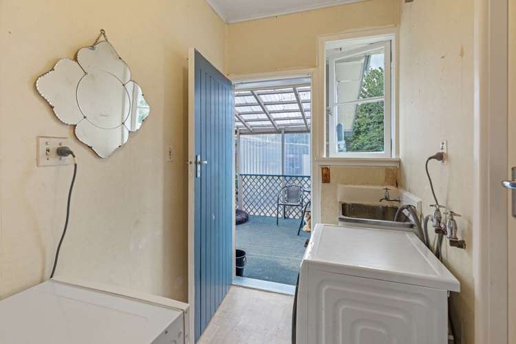 54 Parker Avenue Levin_13