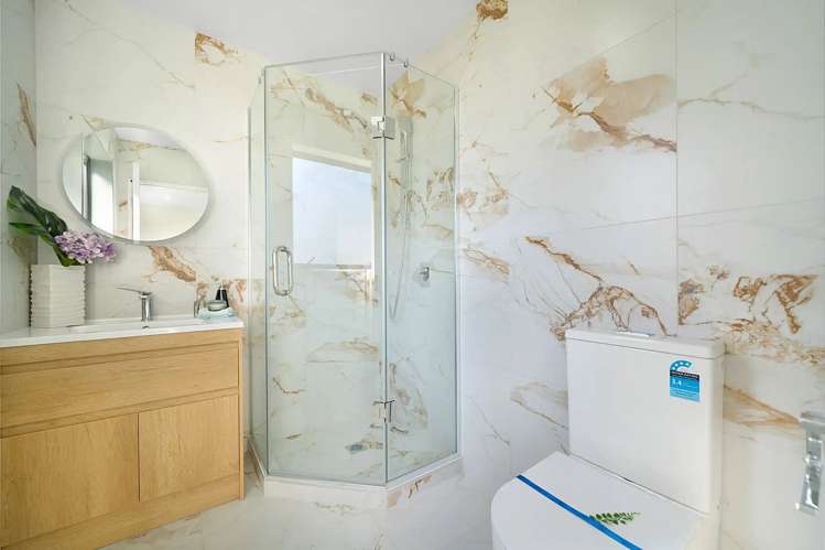 3/11 Sarona Avenue Glen Eden_5