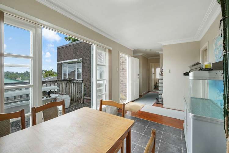 27 Seabrook Avenue New Lynn_10