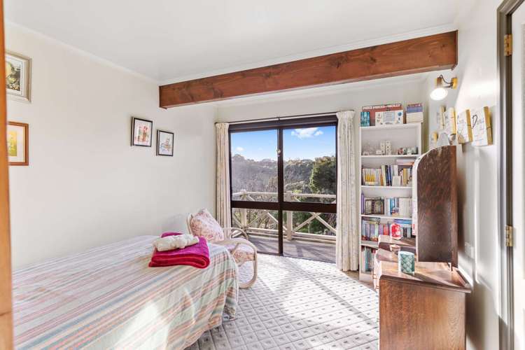 22 Shakespeare Road Bastia Hill_14