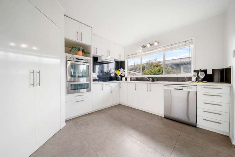 2/100 Sunrise Avenue Mairangi Bay_11