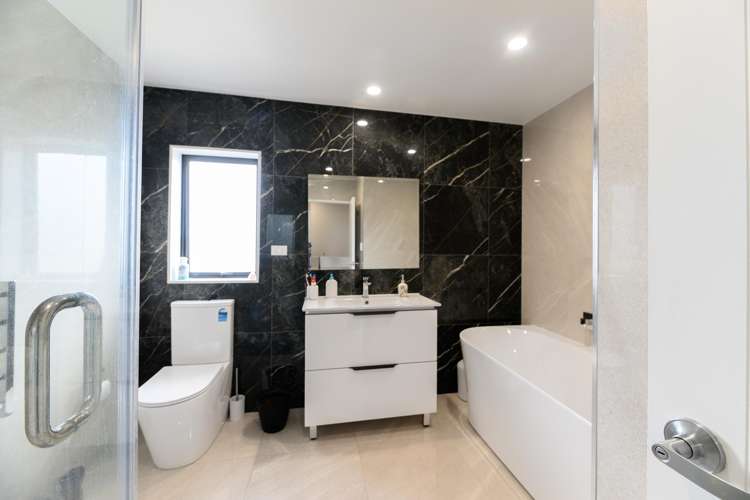 1/30 Calvert Avenue Mangere_17