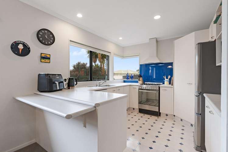 4 Checketts Place Papamoa_11