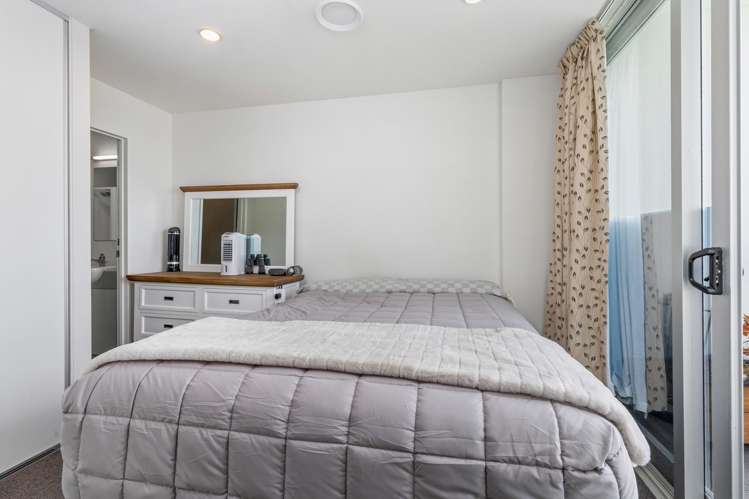 606/17 Amersham Way_2
