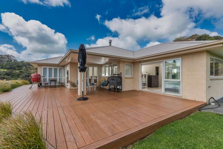 66 Manuka Grove Helensville_16