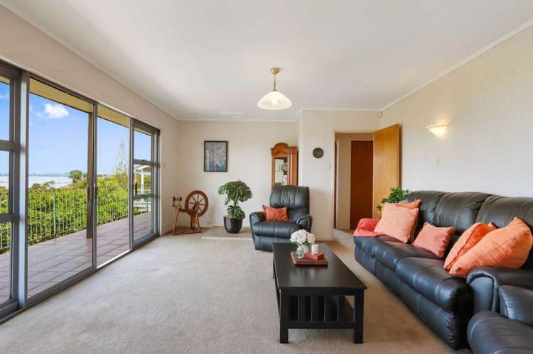 42 Rewarewa Road Te Atatu Peninsula_16