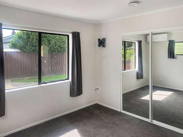 2/1002 Southland Road 10495_4