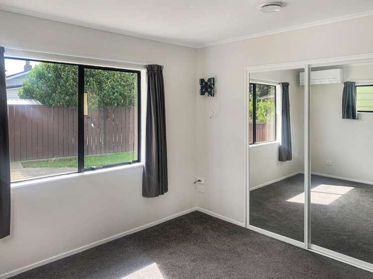2/1002 Southland Road 10495_4