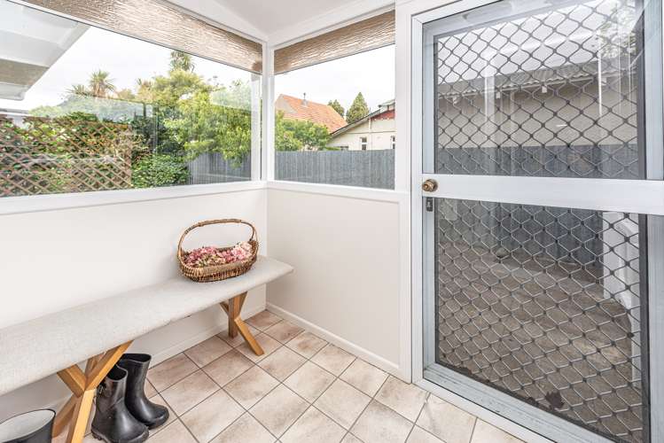 2 Parkes Avenue Saint Johns Hill_14