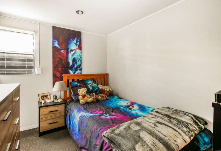 39 Staverton Crescent Mangere_20