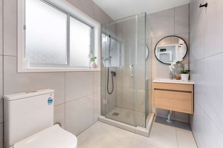 1/11 Udall Place Bucklands Beach_13