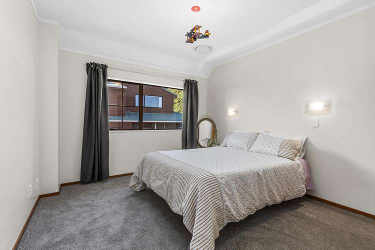 70 Woodman Drive Tawa_12