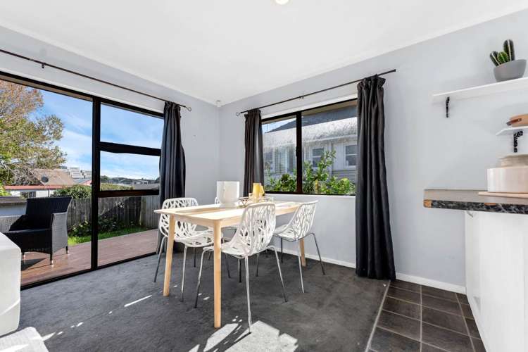 2/78 Court Crescent_5