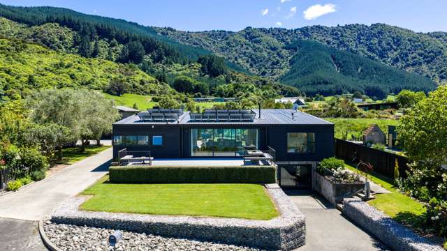 Luxury meets waterfront living