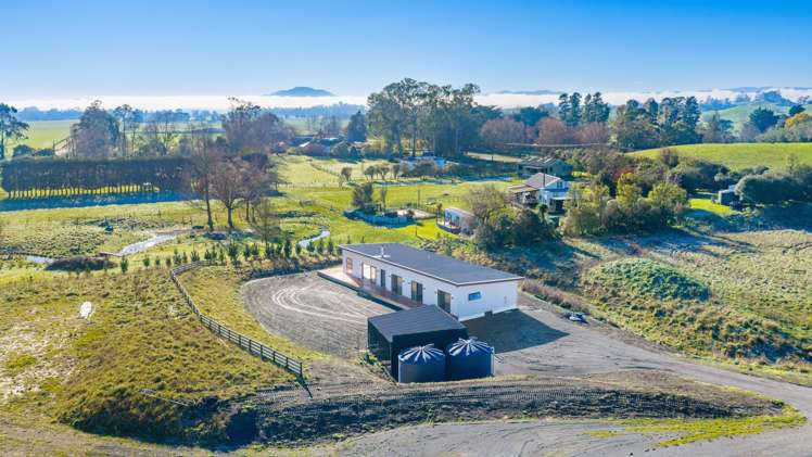 296 White Road Otane_19