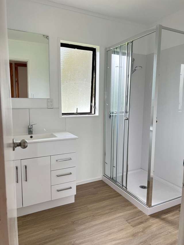 32 Sequoia Crescent Owhata_4