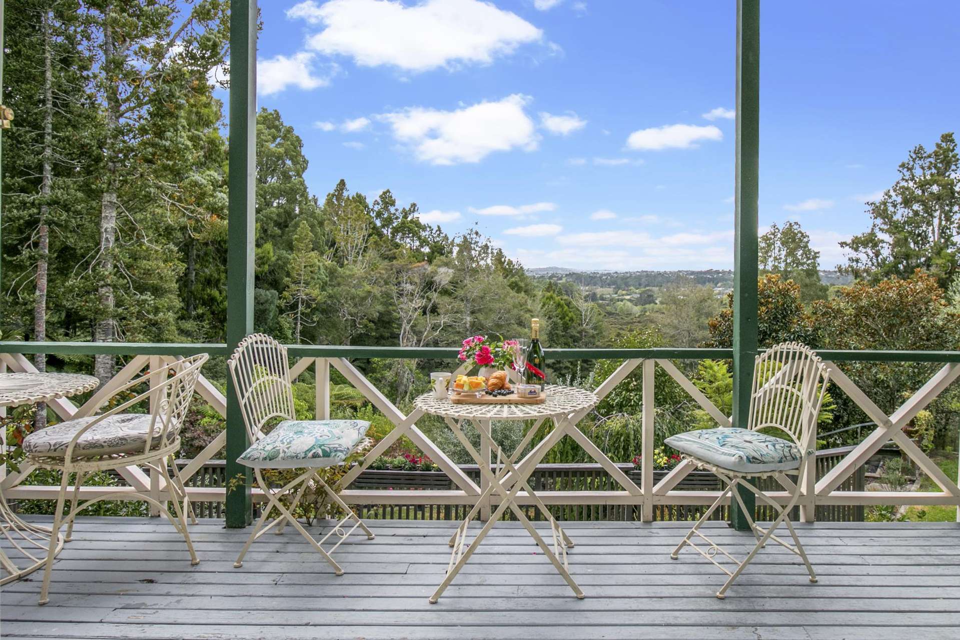 17 Kellys Road Waiatarua_0