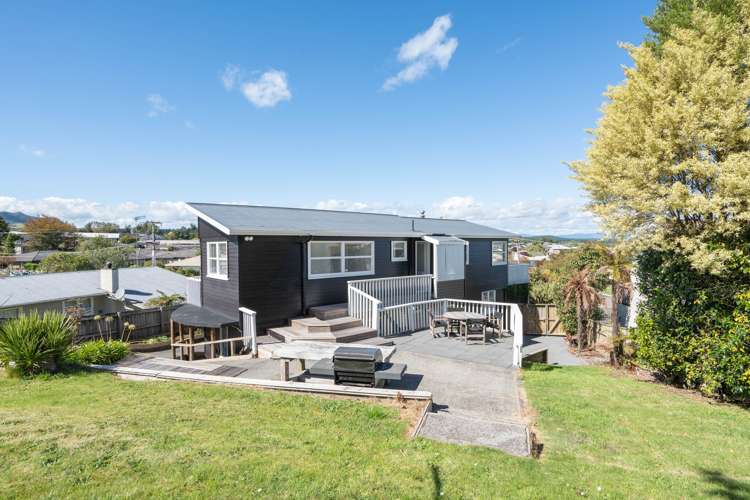 6 Liston Avenue Hilltop_26