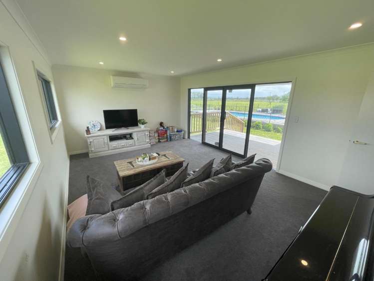 570 Holland Road Eureka_10