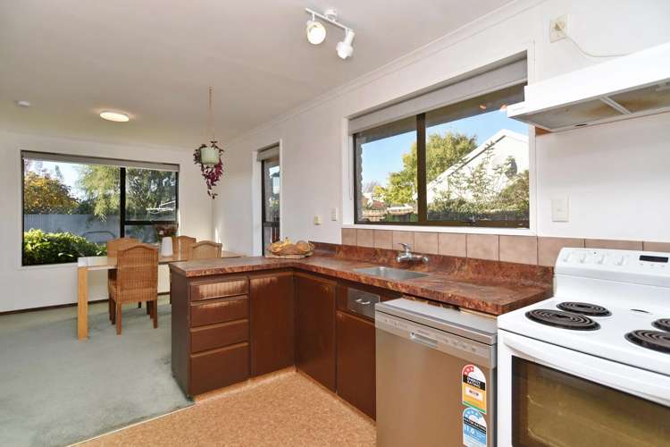 32 Millstream Drive Lincoln_11