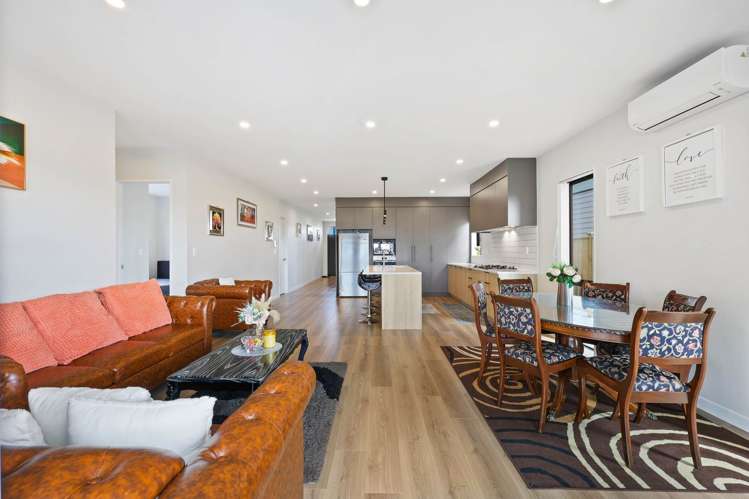 12 Korowhiti Road Clarks Beach_1