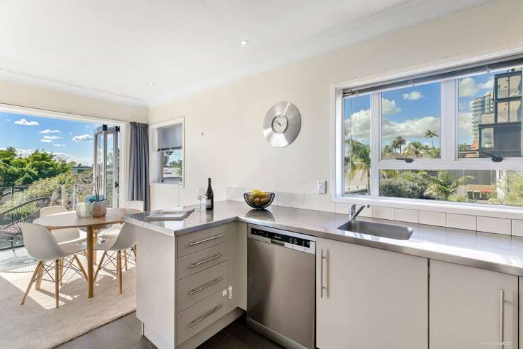 3/143 Jervois Road Herne Bay_0