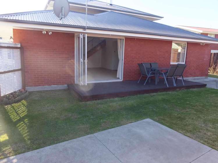 2/11 Powell Crescent Ilam_13