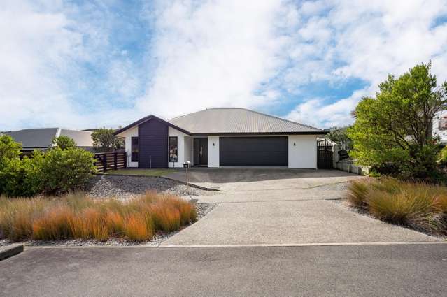 Sanctuary Delight, 4 Bed, 2 Living, Triple Garage