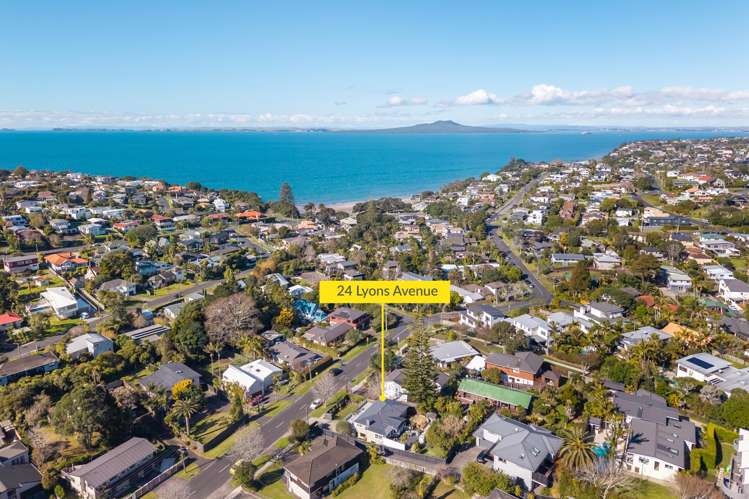 24 Lyons Avenue Murrays Bay_18