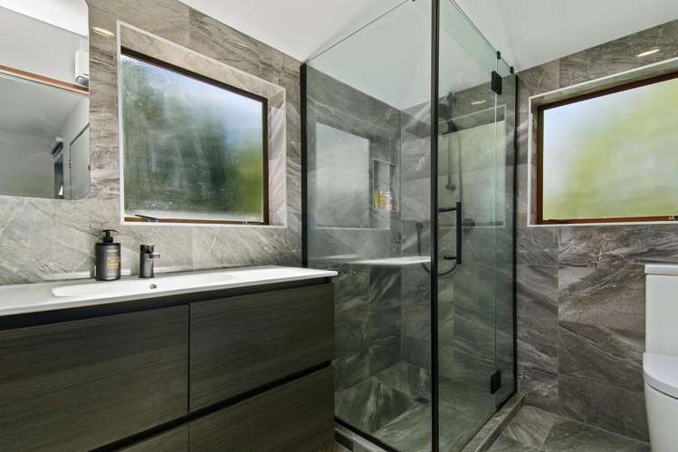 42 McEnroe Grove Naenae_13