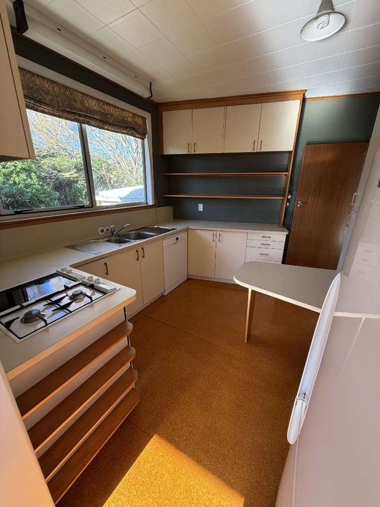 8 Comries Road 1053_5