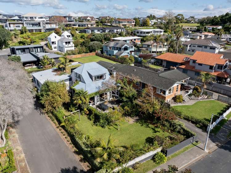 95 and 97 Beach Road Otumoetai_25