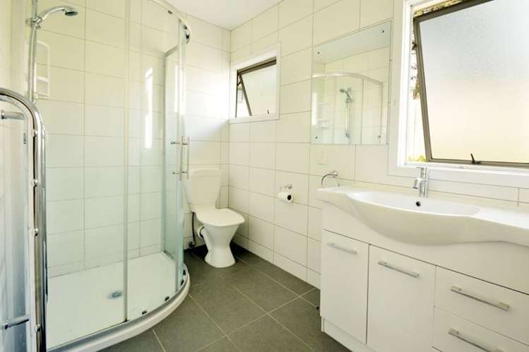 66 Peverill Crescent Papatoetoe_4